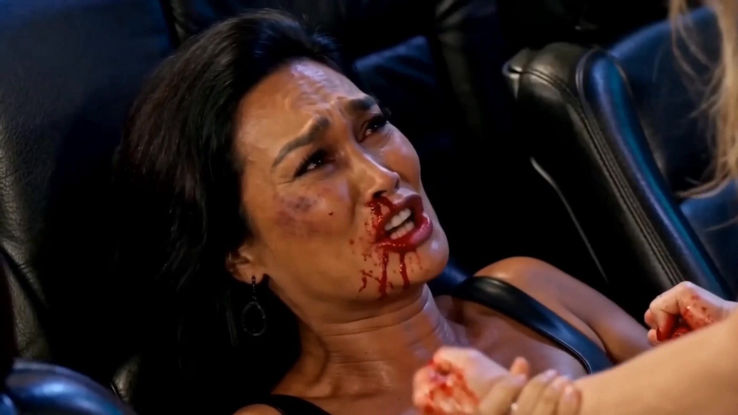 Kelly Bundy vs Piper Baughman (Tia Carrere) - Married with Children Fistfight (R) - Image 19